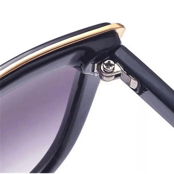 🕶LUXURY BLACK PLASTIC FRAMES AND GRAY LENSES - Picture 5 of 8